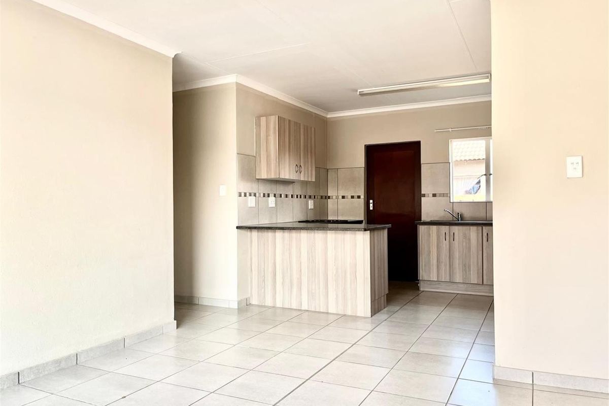 House For Sale in Waterkloof Hill Estate, Waterkloof AH, Rustenburg, North West - Photo 4