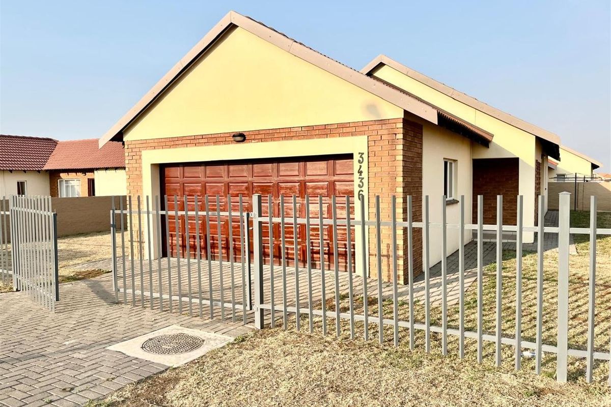 House For Sale in Waterkloof Hill Estate, Waterkloof AH, Rustenburg, North West - Photo 3