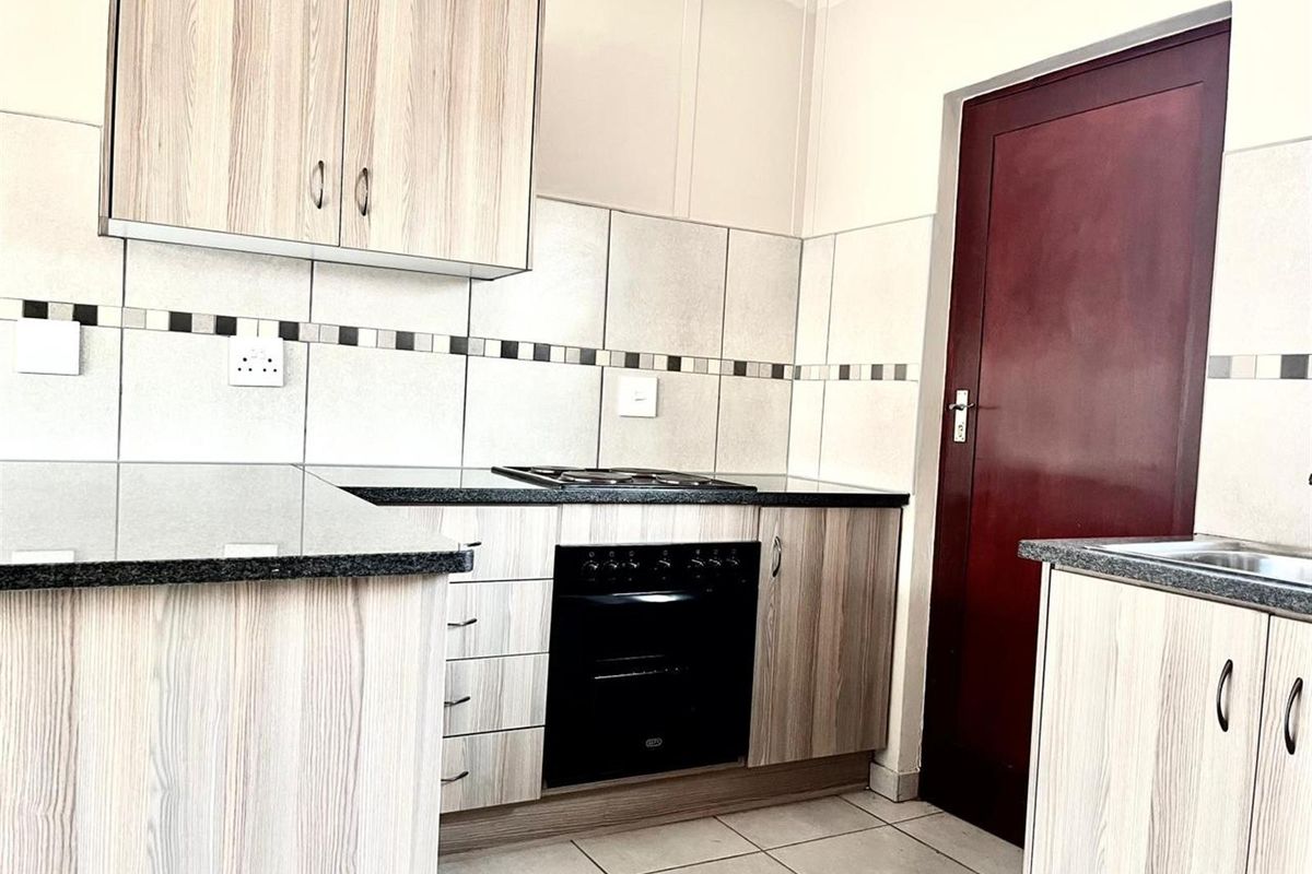 House For Sale in Waterkloof Hill Estate, Waterkloof AH, Rustenburg, North West - Photo 5