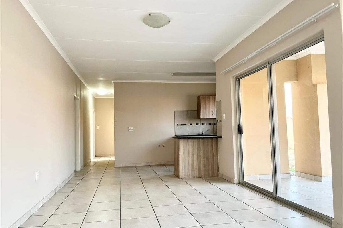 House For Sale in Waterkloof Hill Estate, Waterkloof AH, Rustenburg, North West - Photo 4