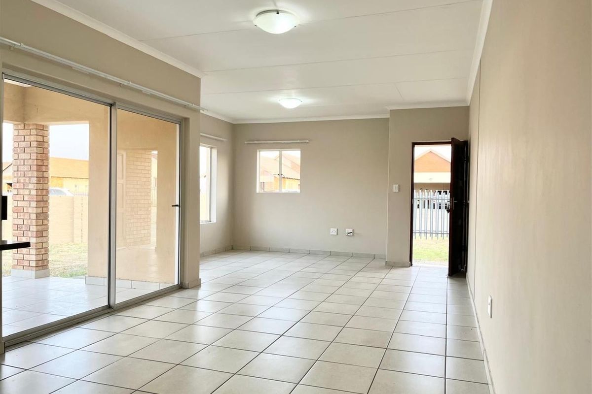 House For Sale in Waterkloof Hill Estate, Waterkloof AH, Rustenburg, North West - Photo 5