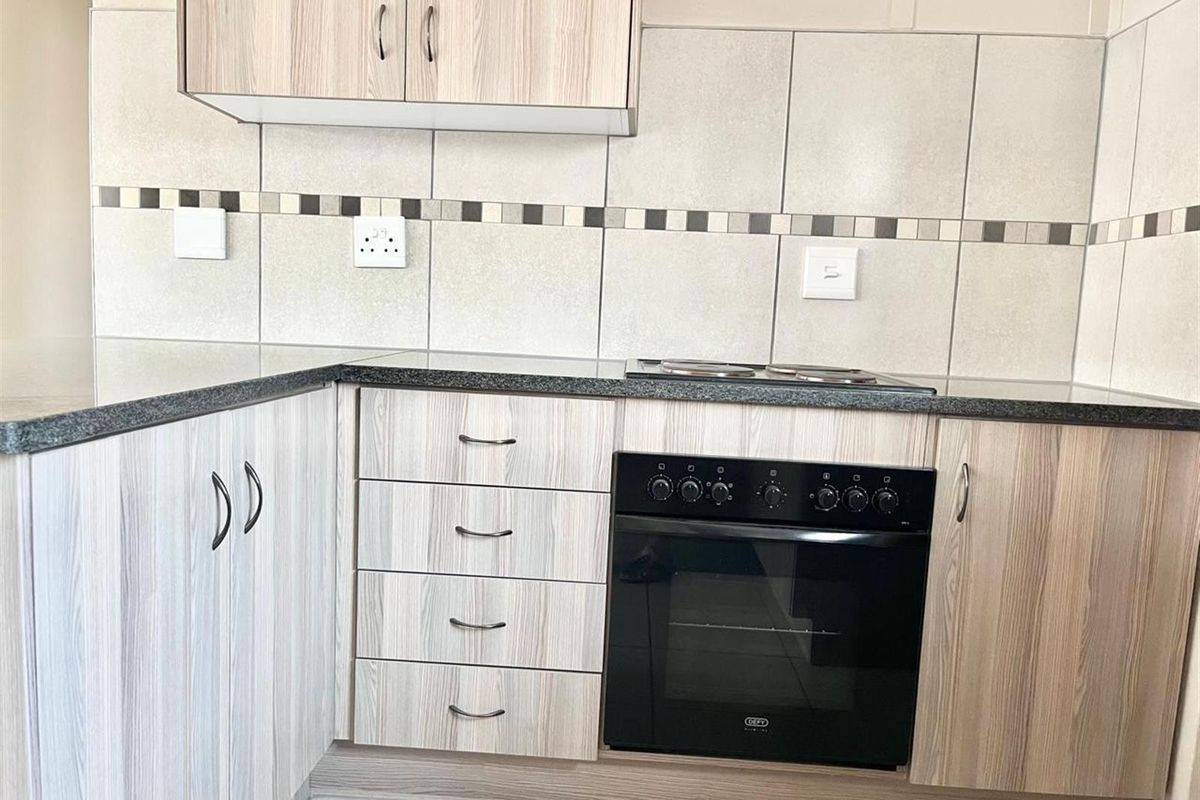 House For Sale in Waterkloof Hill Estate, Waterkloof AH, Rustenburg, North West - Photo 3