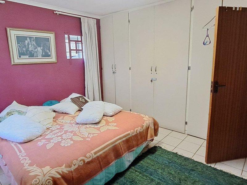 Renovation potential - 3 bedroom House For Sale in Palm Beach, Port Edward, KwaZulu Natal - Photo 5