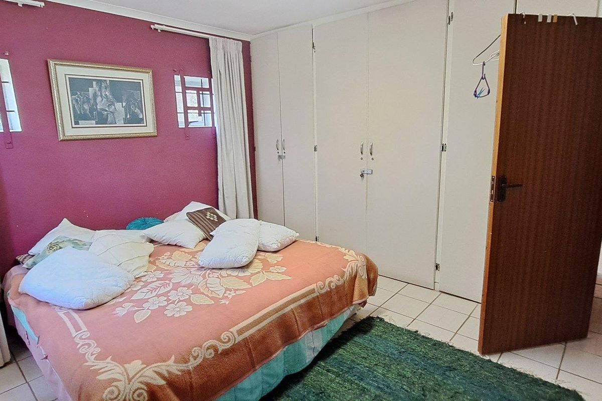Renovation potential - 3 bedroom House For Sale in Palm Beach, Port Edward, KwaZulu Natal - Photo 5