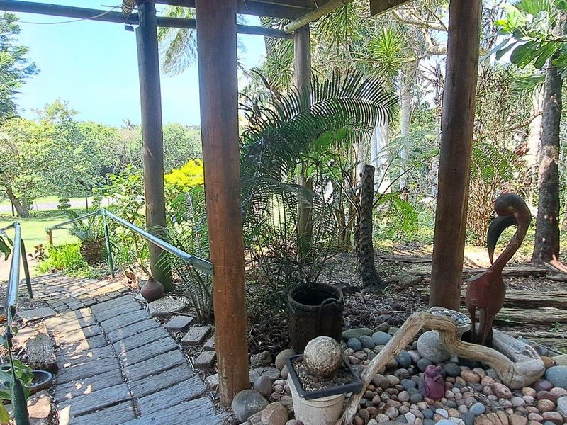 Renovation potential - 3 bedroom House For Sale in Palm Beach, Port Edward, KwaZulu Natal - Photo 2