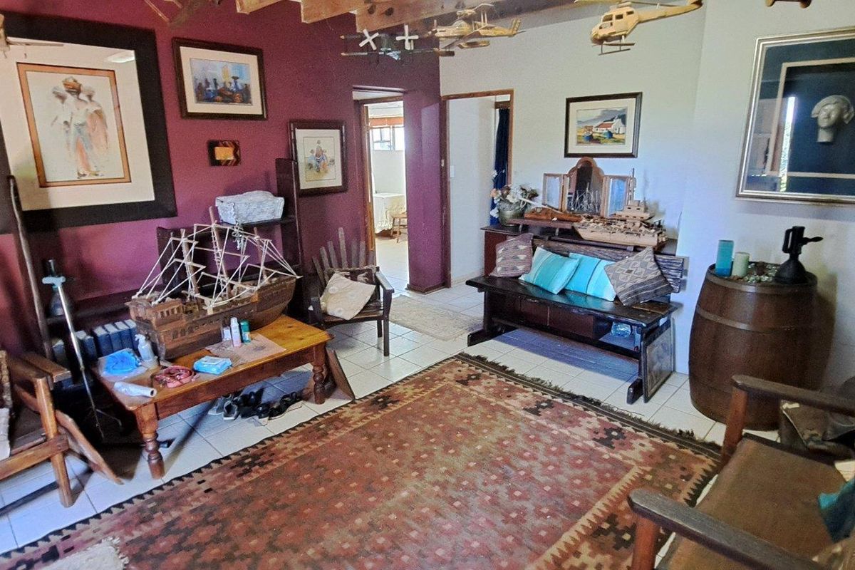 Renovation potential - 3 bedroom House For Sale in Palm Beach, Port Edward, KwaZulu Natal - Photo 3