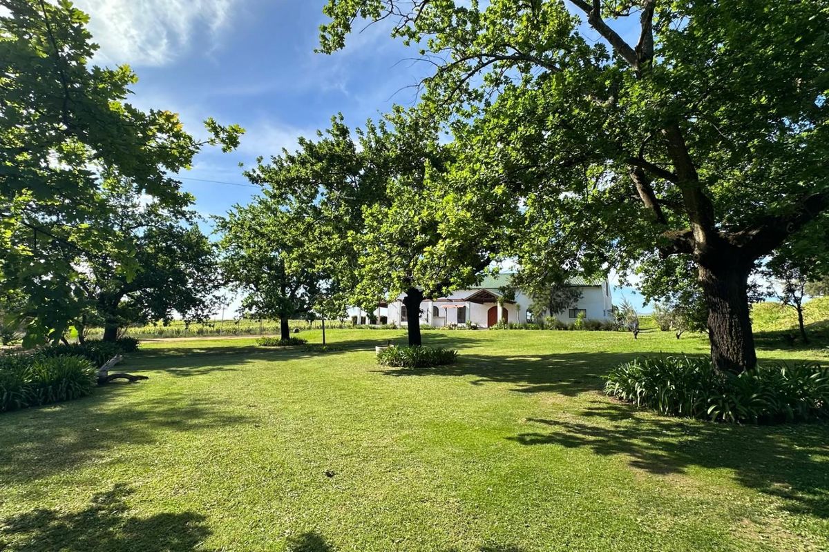 Exclusive Winelands Estate for Sale in Paarl - Photo 4