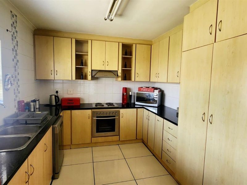 3 Bedroom Home for Sale in Tafelzicht - Photo 6