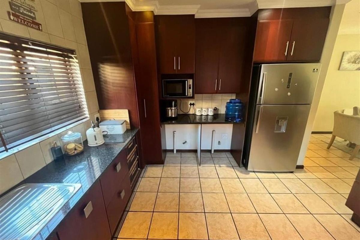 4 House For Sale in Montana Pretoria Gauteng - Photo 4