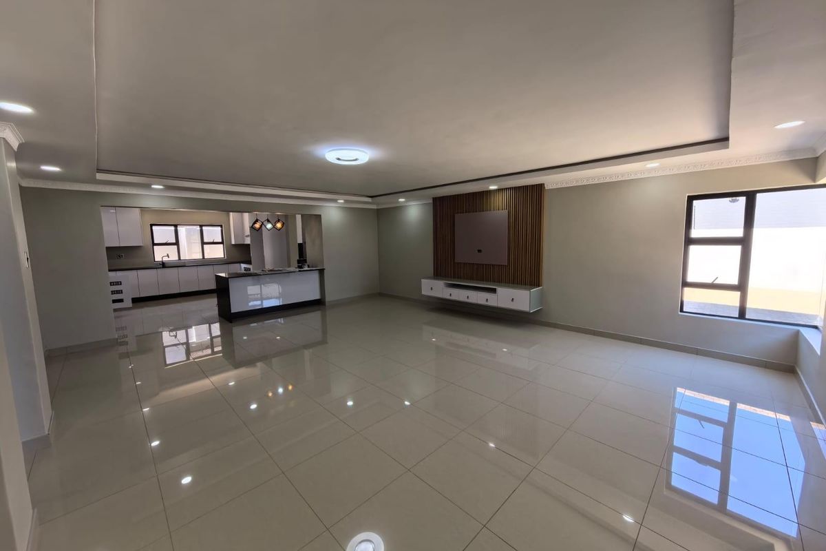 Ultra Modern 5 Bedroom Gem For Sale! - Photo 2