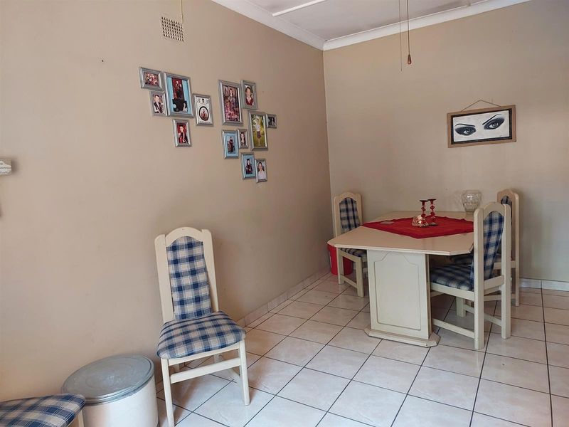 ​Spacious 3-Bedroom Family Home with Income Potential - Boksburg South - Photo 7