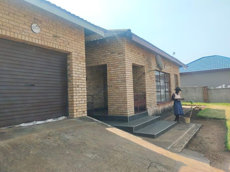 House For Sale in Makwarela Ext 3 - Photo 8