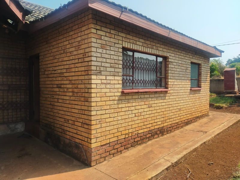 House For Sale in Makwarela Ext 3 - Photo 7