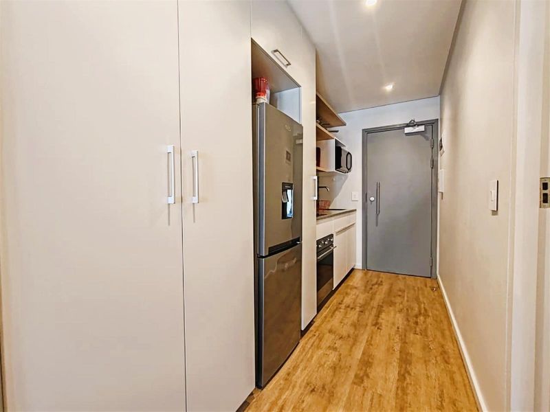 Apartments For Sale in Woodstock, Cape Town - Photo 8