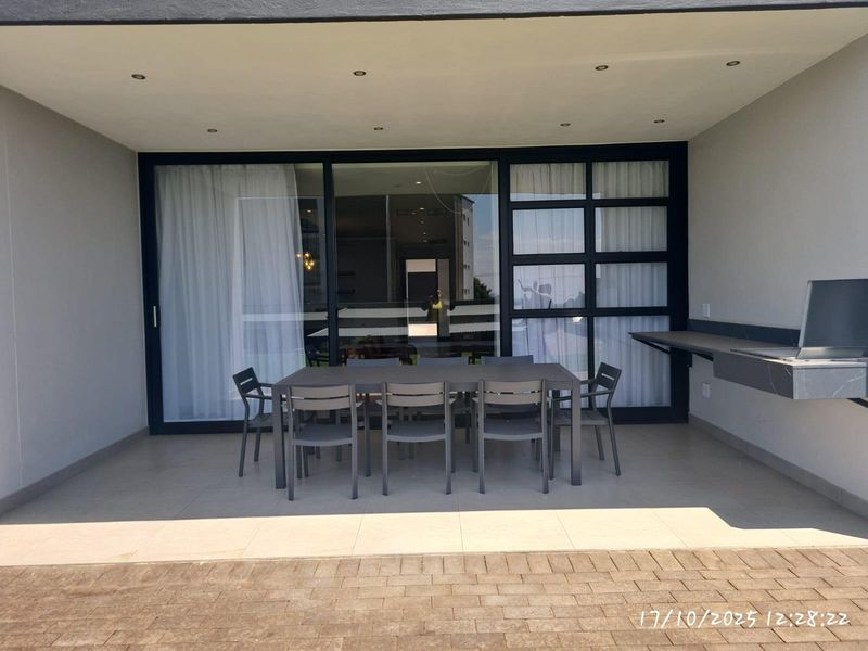 Elegant 3 Bedroom Fully Furnished Apartment in Prestigious Midstream Sought-After Lifestyle Estate! - Photo 3