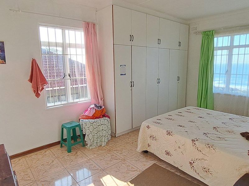 Three bedroom house with flat for Sale in Margate, KwaZulu Natal - Photo 8