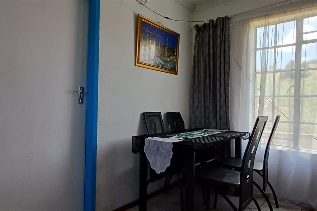 Apartment For Sale in Roodepoort West, Roodepoort - Photo 5