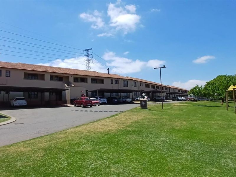 Apartment For Sale in Roodepoort West, Roodepoort - Photo 9