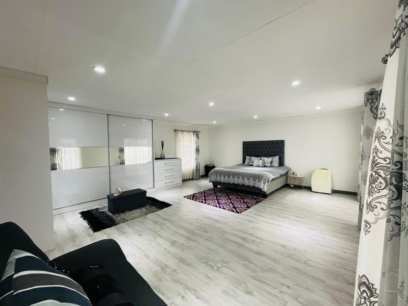 Leisure Bay Estate: Modern Living in a Lifestyle Estate with a Lake - Photo 2