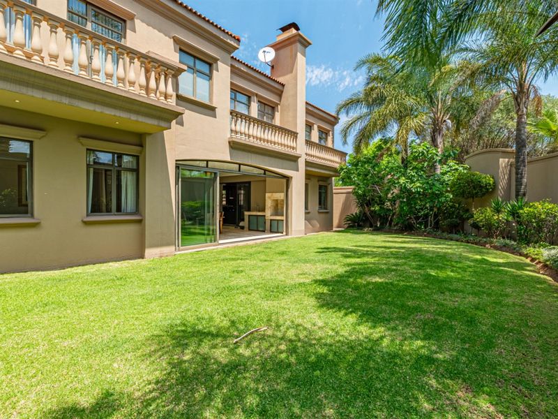 Luxury, Comfort, and Timeless Sophistication in the Prestigious Kyber Fountains Estate - Photo 4