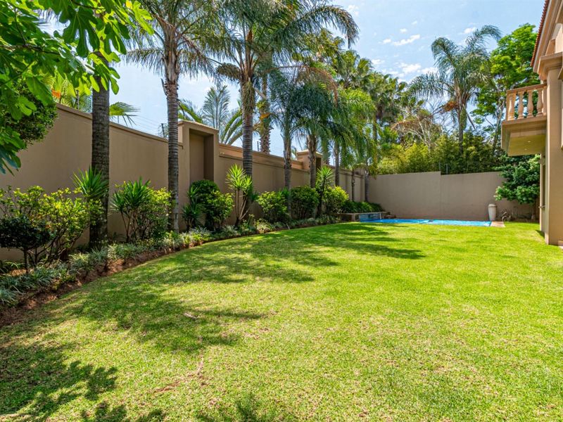 Luxury, Comfort, and Timeless Sophistication in the Prestigious Kyber Fountains Estate - Photo 3