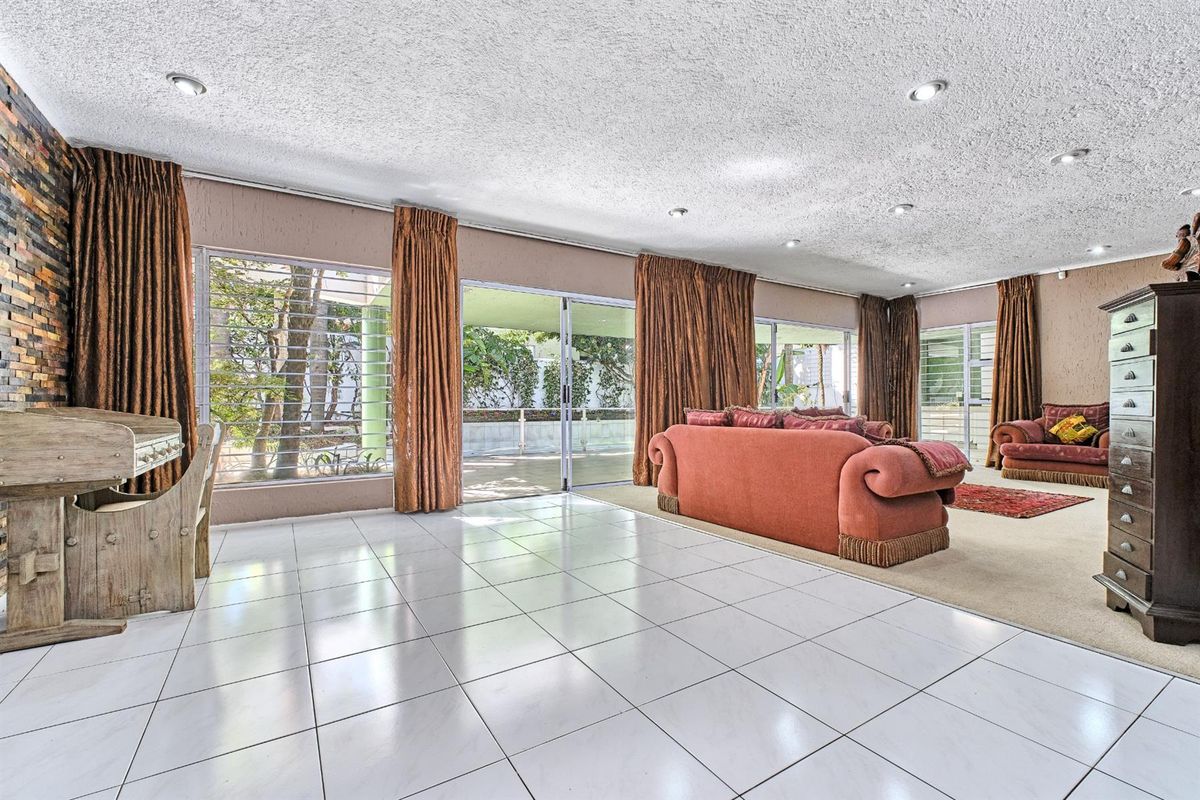 Bright and spacious simplex cluster in prime location, close to everything - Photo 5