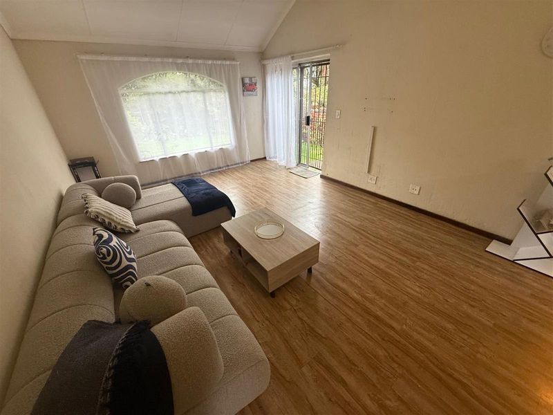 The Perfect Starter Home in Buccleuch! - Photo 8