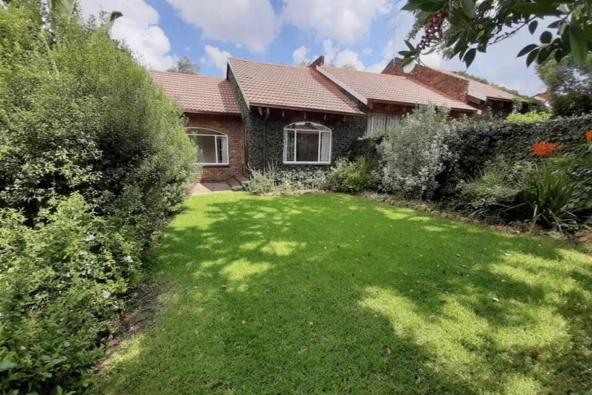 The Perfect Starter Home in Buccleuch! - Photo 2