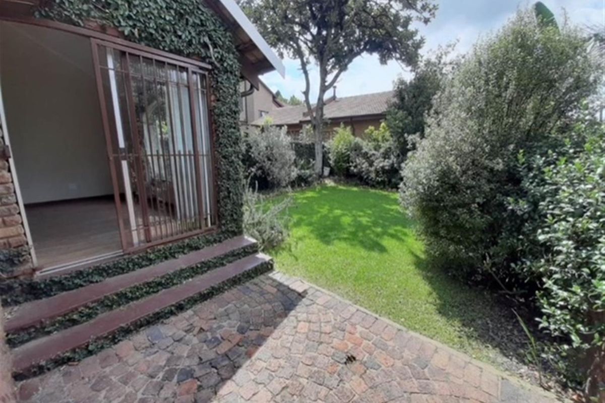 The Perfect Starter Home in Buccleuch! - Photo 3