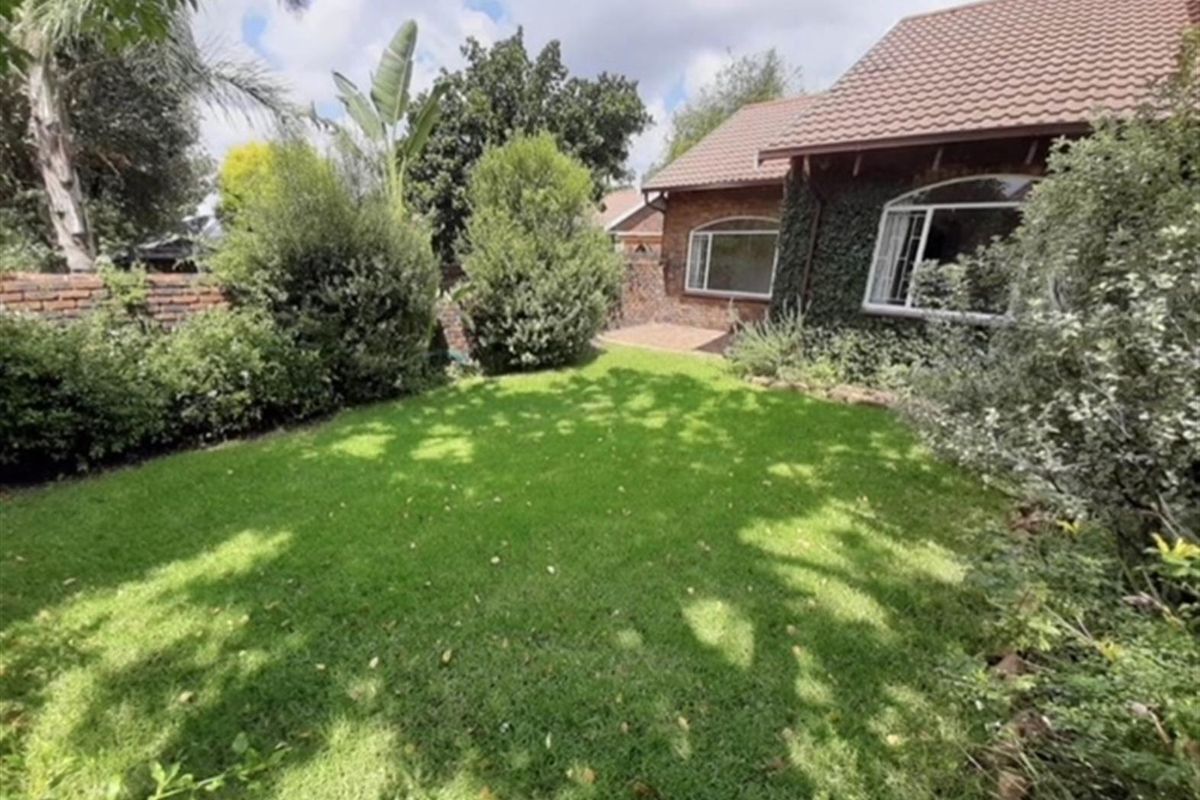 The Perfect Starter Home in Buccleuch! - Photo 4