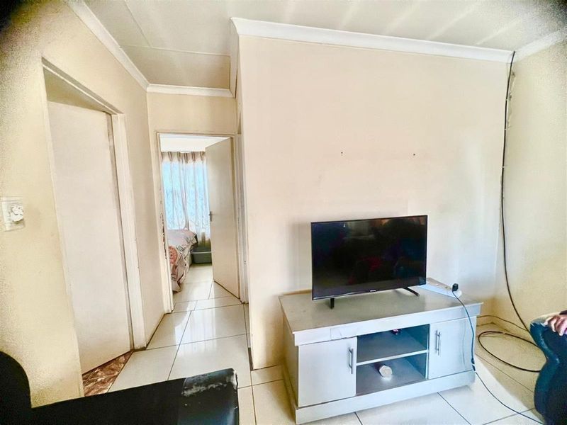 House For Sale in Fluerhof - Photo 9