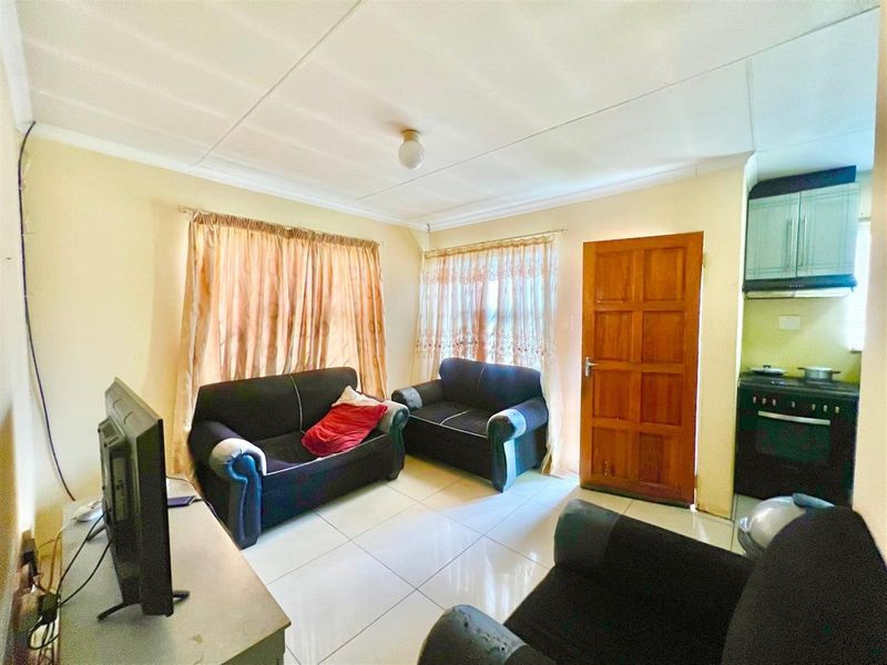 House For Sale in Fluerhof - Photo 8