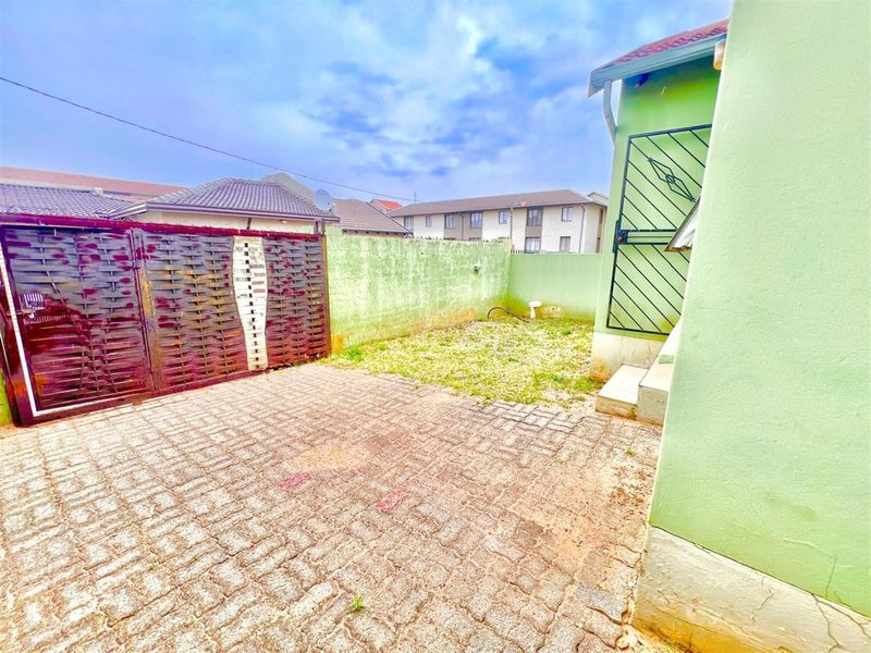 House For Sale in Fluerhof - Photo 2