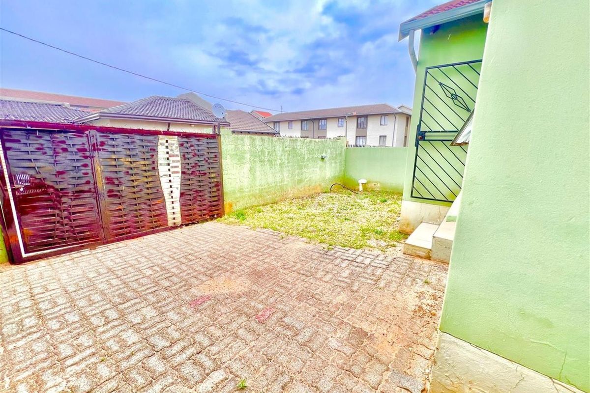 House For Sale in Fluerhof - Photo 2