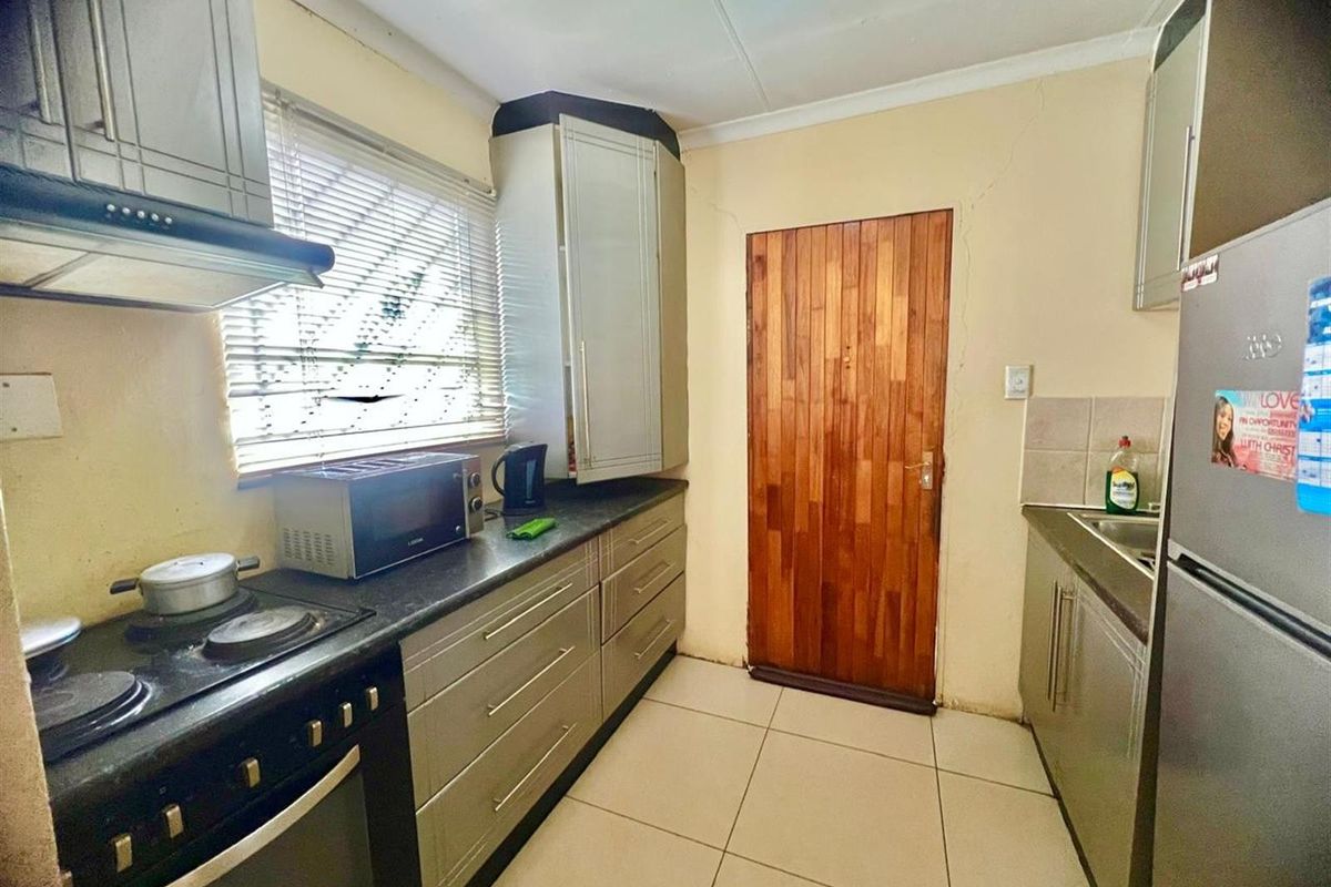 House For Sale in Fluerhof - Photo 5