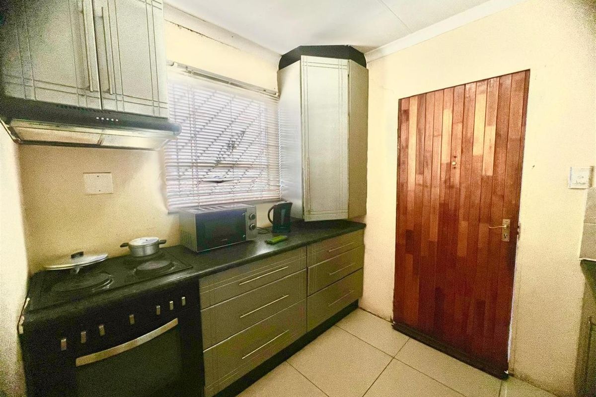 House For Sale in Fluerhof - Photo 3