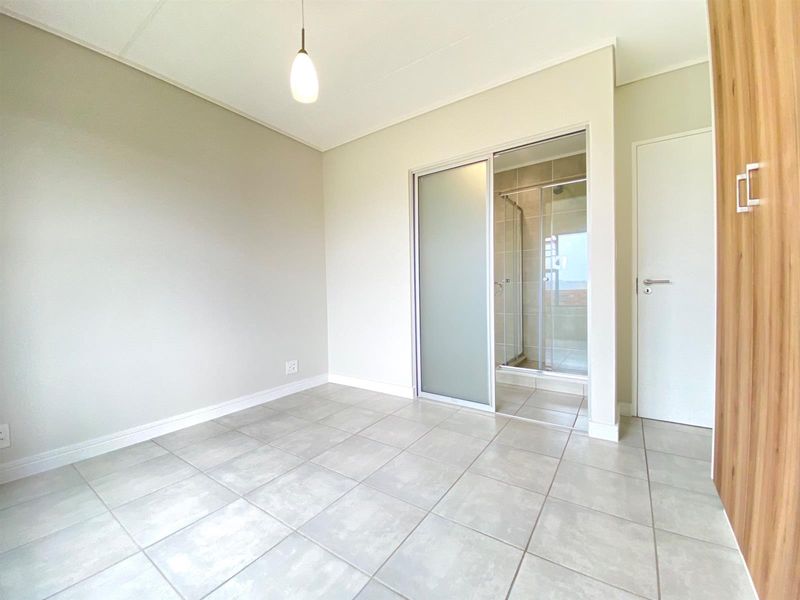 Ground floor Apartment To Rent in Linbro Park, Sandton - Photo 9