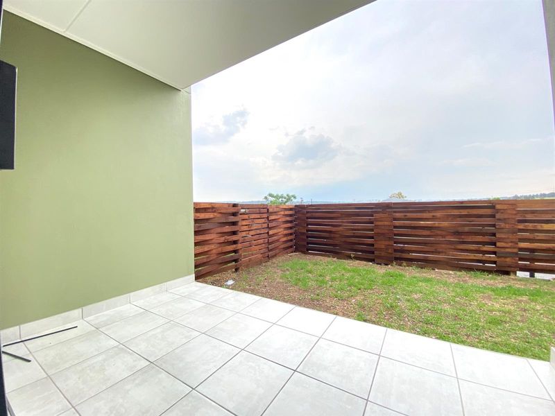 Ground floor Apartment To Rent in Linbro Park, Sandton - Photo 2