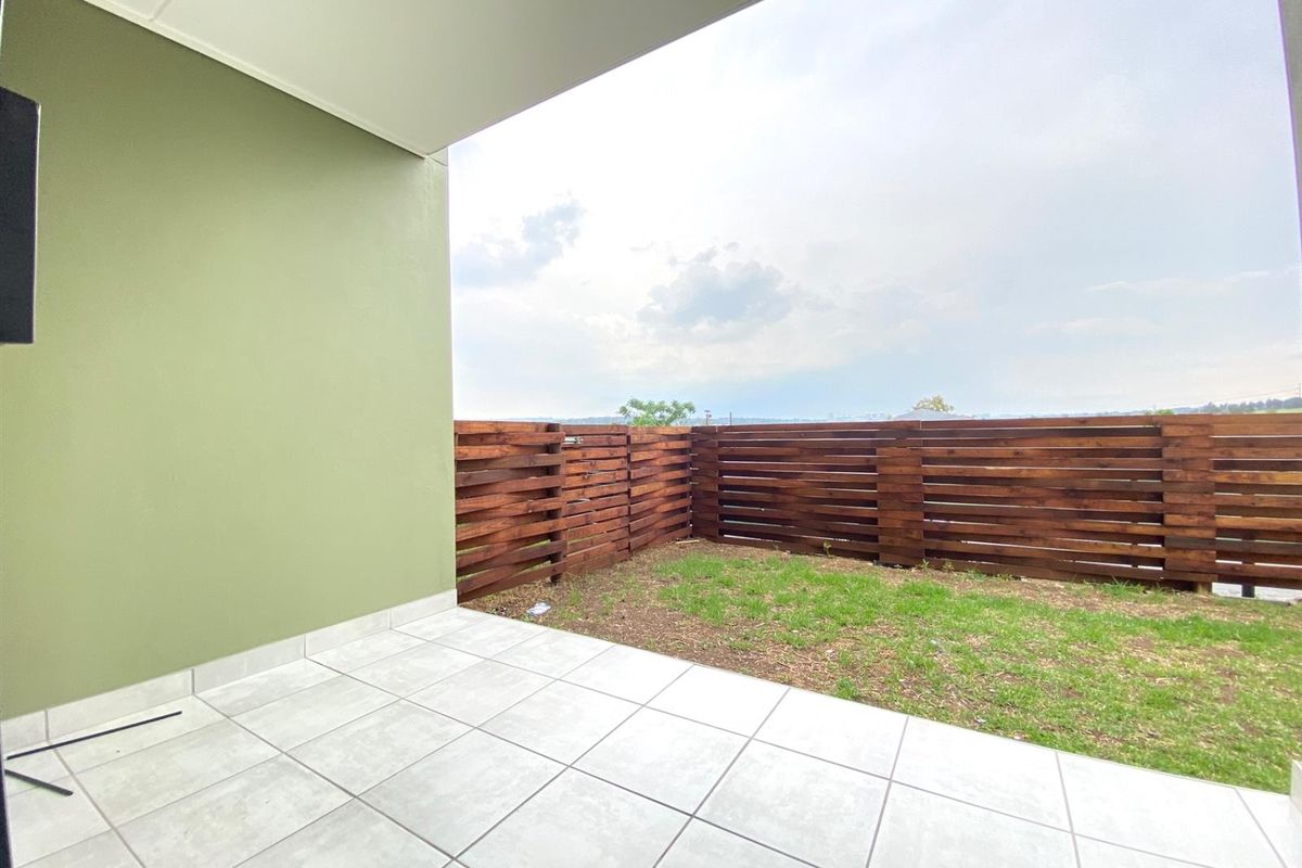 Ground floor Apartment To Rent in Linbro Park, Sandton - Photo 2