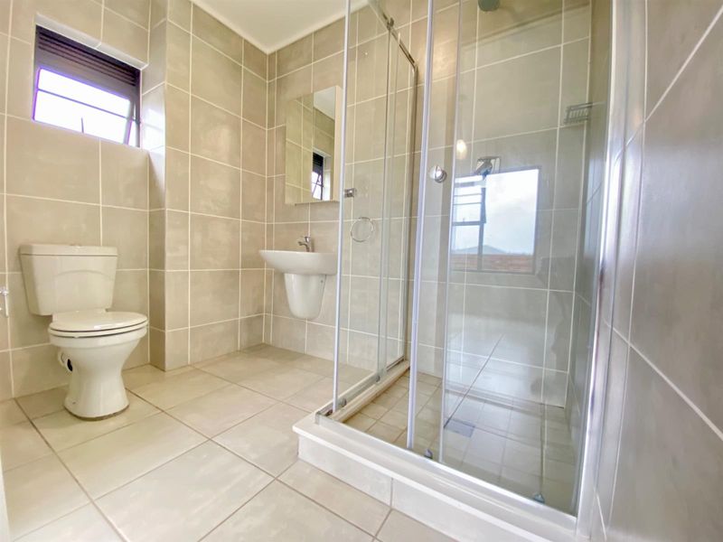 Ground floor Apartment To Rent in Linbro Park, Sandton - Photo 6