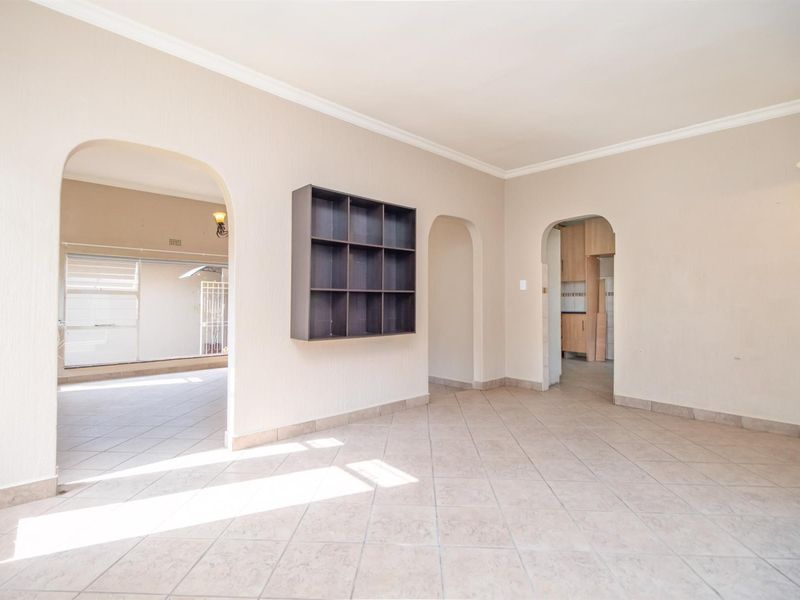 Family living meets effortless entertaining in Noordheuwel. - Photo 9