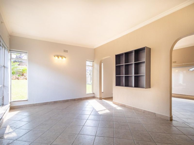 Family living meets effortless entertaining in Noordheuwel. - Photo 8