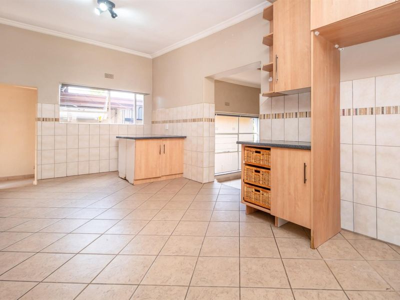 Family living meets effortless entertaining in Noordheuwel. - Photo 10