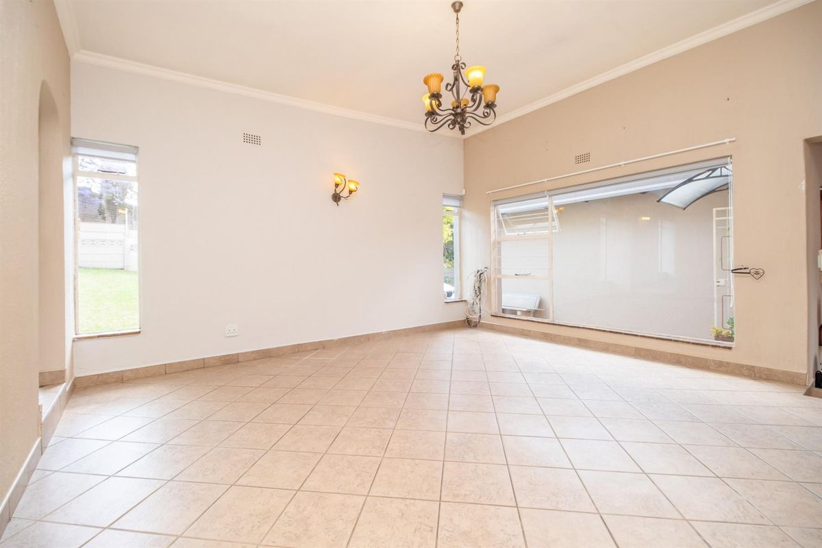 Family living meets effortless entertaining in Noordheuwel. - Photo 4