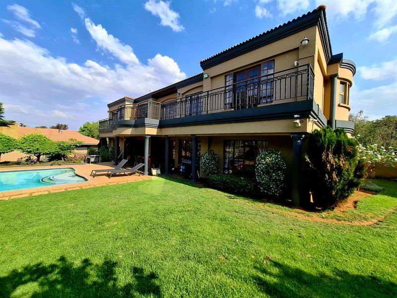 Grand Elegance Meets Everyday Luxury - A Home That Redefines Refined Living - Photo 2