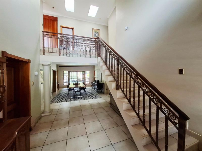 Grand Elegance Meets Everyday Luxury - A Home That Redefines Refined Living - Photo 7