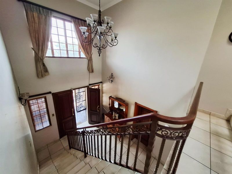 Grand Elegance Meets Everyday Luxury - A Home That Redefines Refined Living - Photo 9