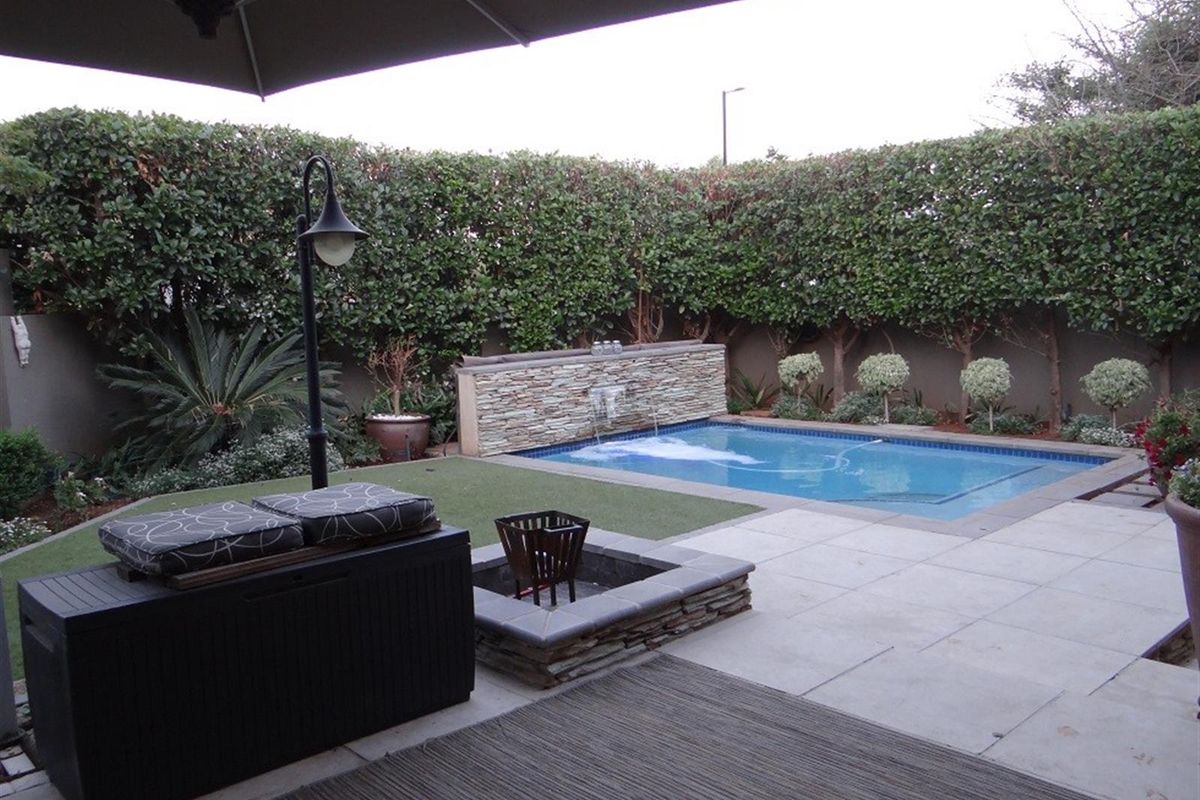 4 Bedroom Single Level House in Midstream Ridge Estate - Photo 4