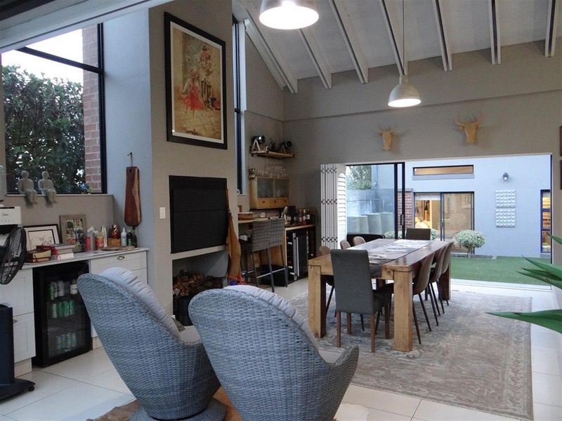 4 Bedroom Single Level House in Midstream Ridge Estate - Photo 7