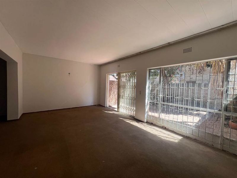 Duplex Unit For Sale in Randburg - Photo 4